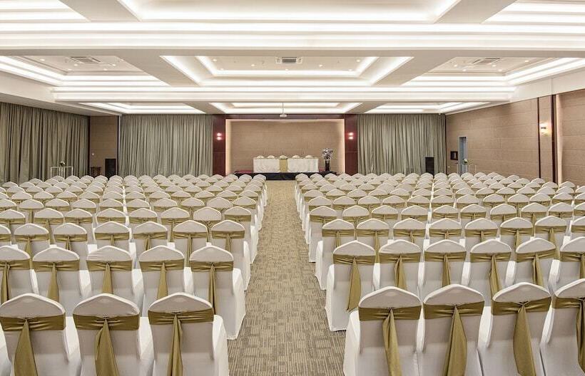 בית מלון כפרי Jie Jie Beach