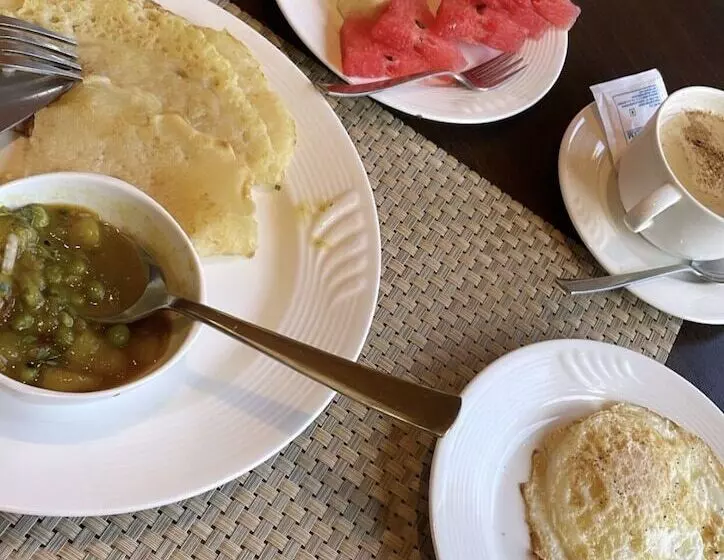 هتل Khamsum Inn