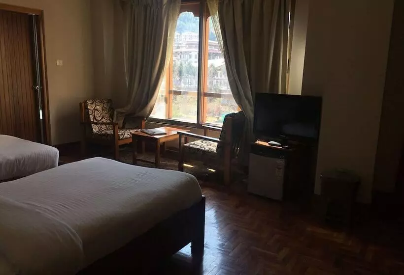 هتل Khamsum Inn