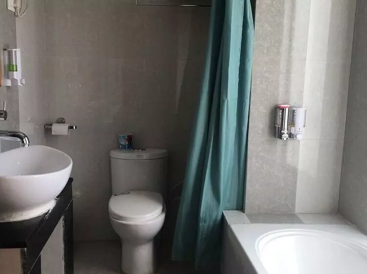 هتل Khamsum Inn