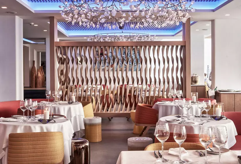 Hotelli Myconian Korali Relais & Chateaux