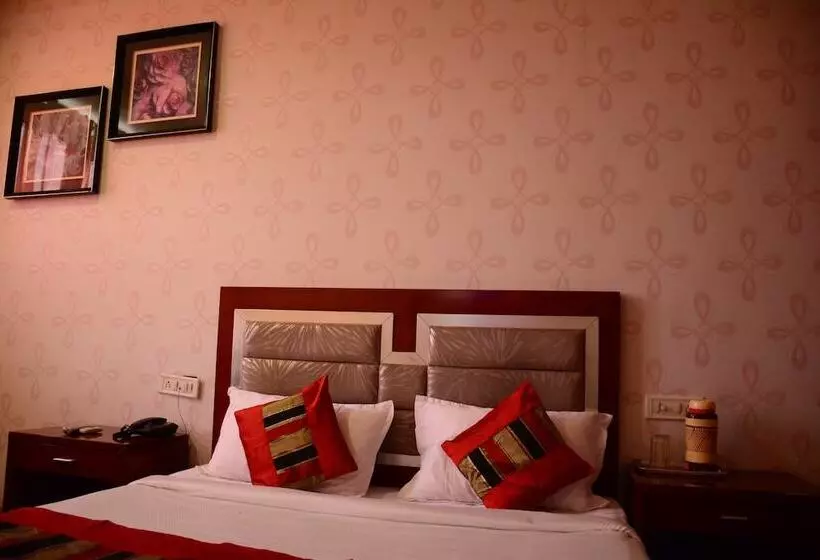 Hotelli Orient Palace