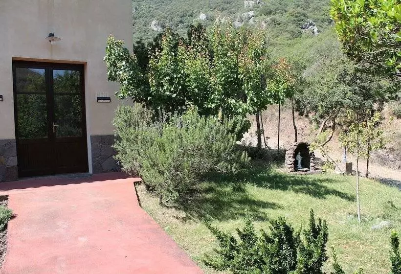 Hotelli Ostello Su Mannau