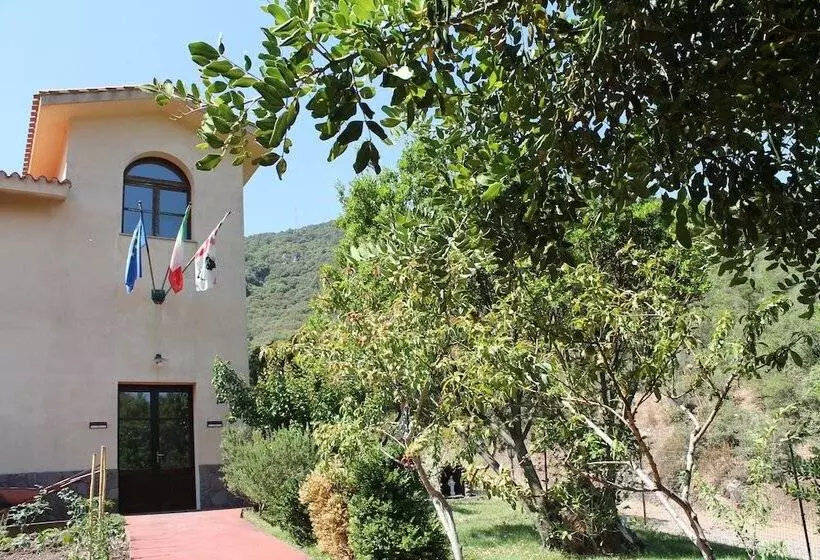 Hotelli Ostello Su Mannau