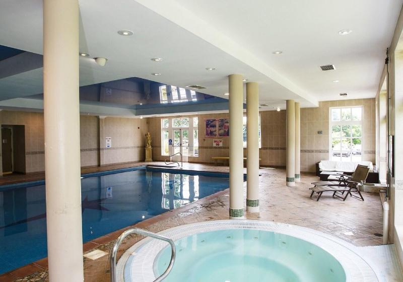 Shaw Hill Hotel Golf And Country Club