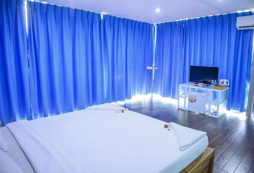 استراحتگاه Koh Rong Ocean View Bungalows