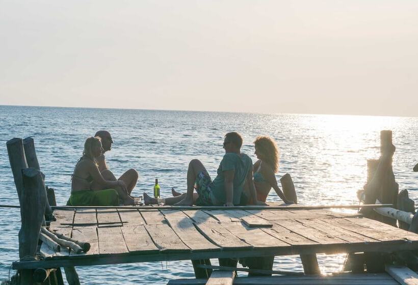 Royal Retreat Resort