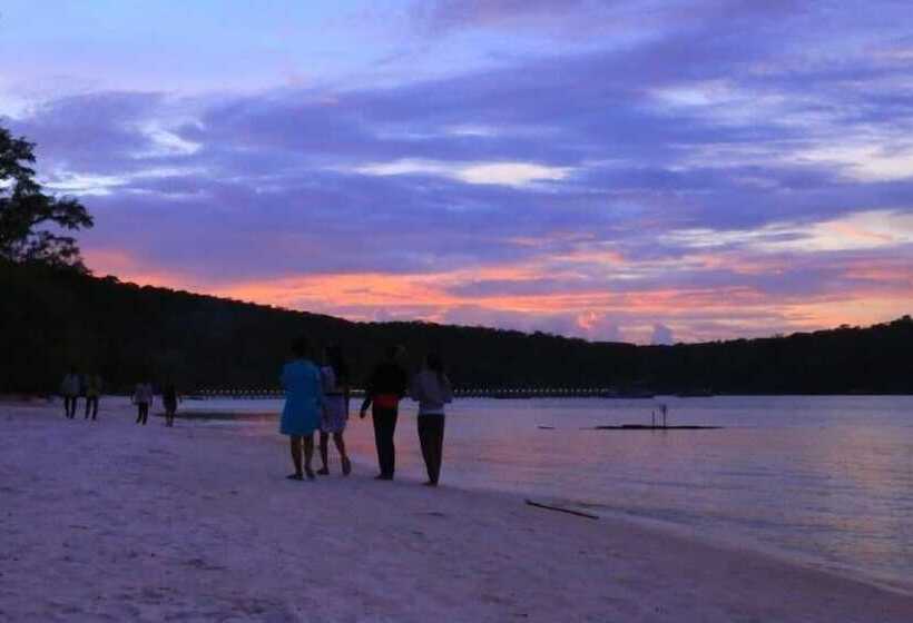 Royal Retreat Resort