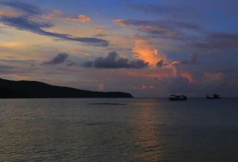 Royal Retreat Resort