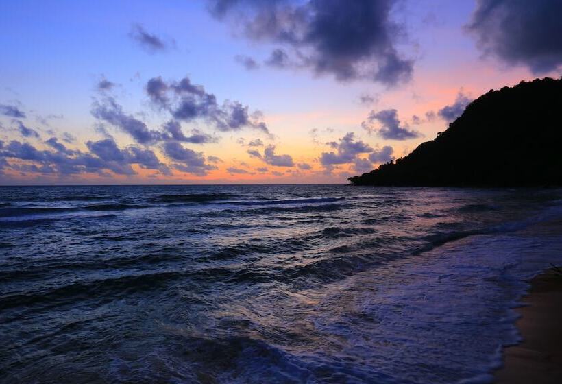 Royal Retreat Resort