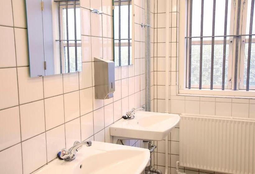 Cămin Sleepin Fængslet