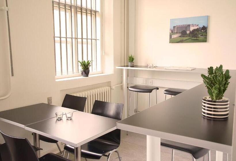 Cămin Sleepin Fængslet