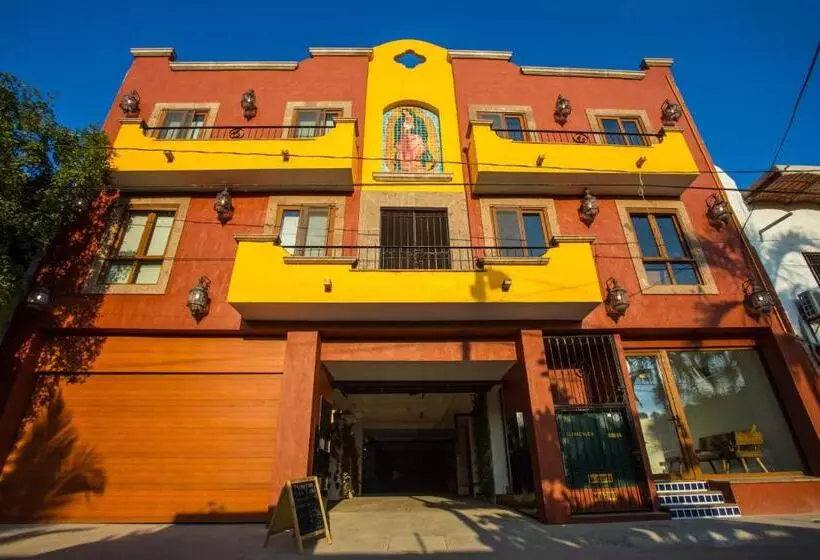 Hotelli Casa Lotería Pueblito Sayulita Colorful, Family And Relax Experience With Private Parking And Pool