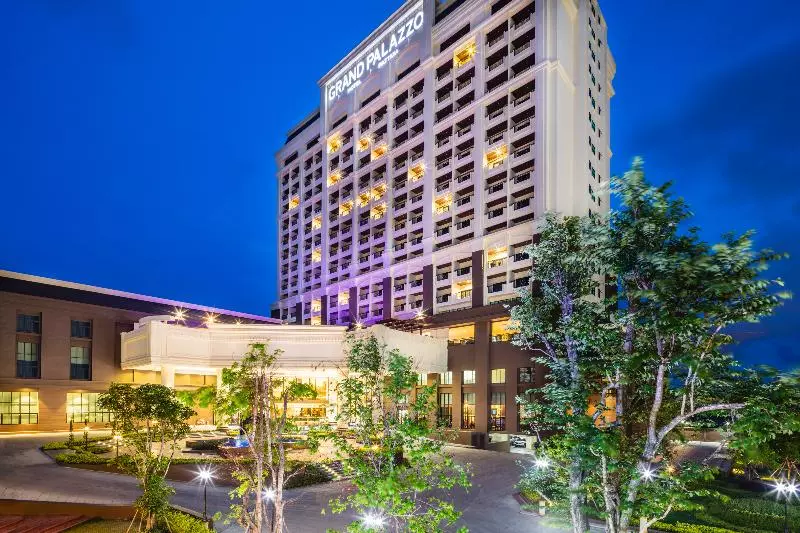 Grand Palazzo Hotel   Sha Extra Plus - 