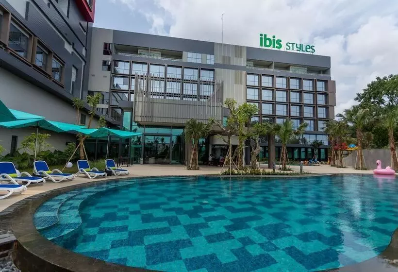 ホテル Ibis Styles Batam Nagoya