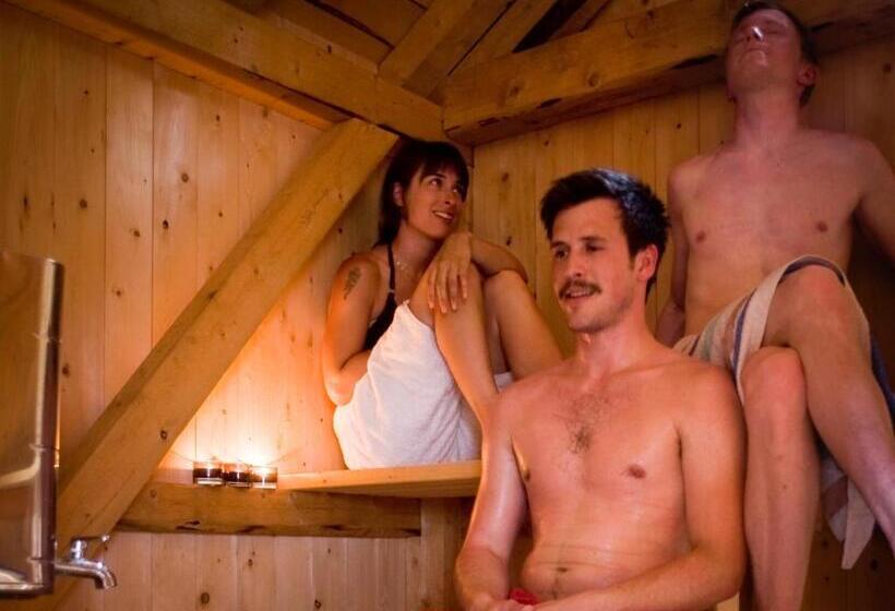 Lofoten Sommerhotell Og Vandrerhjem