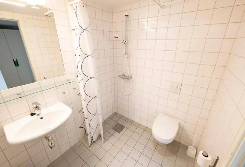 Lofoten Sommerhotell Og Vandrerhjem
