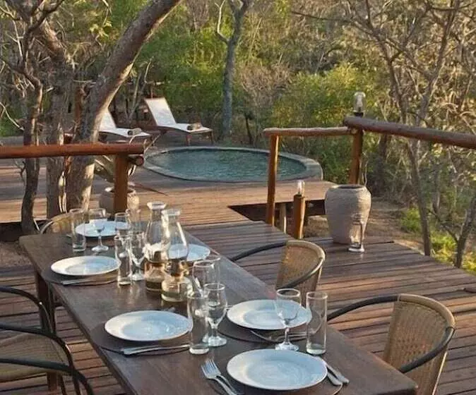 ホテル Ngama Tented Safari Lodge