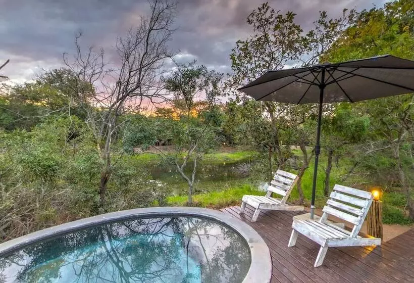 ホテル Ngama Tented Safari Lodge
