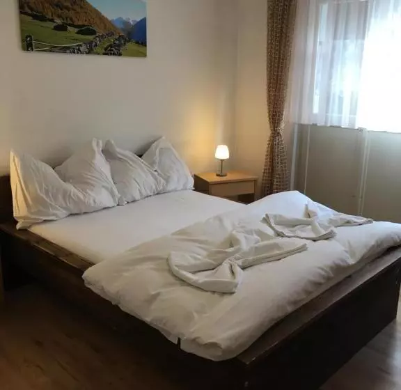 ホテル Gasthaus   Restaurant Simplon Va Hie