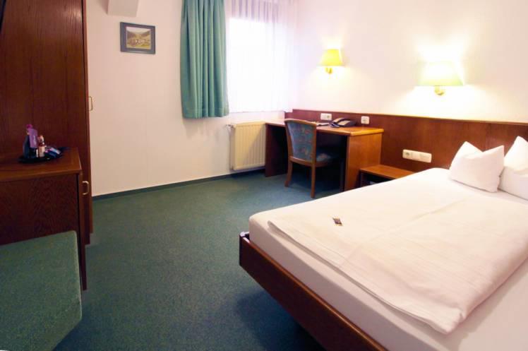 Отель Promenadenhof