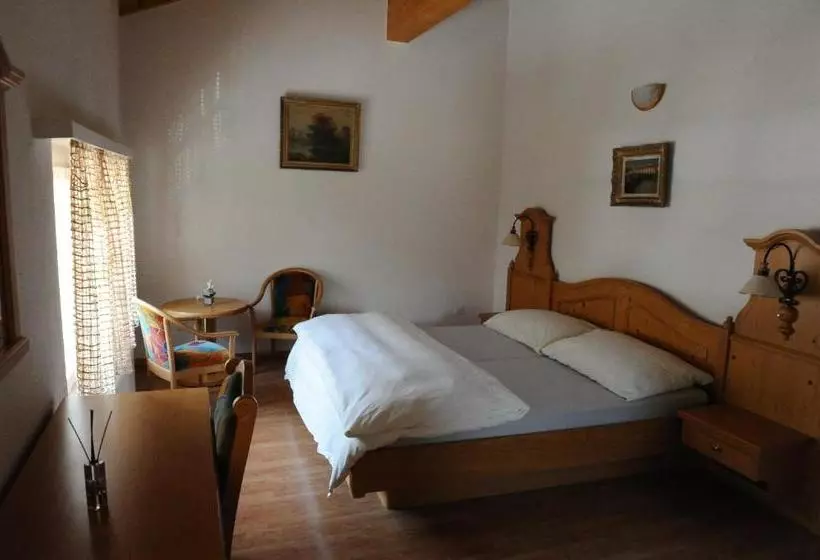 ホテル Gasthaus   Restaurant Simplon Va Hie