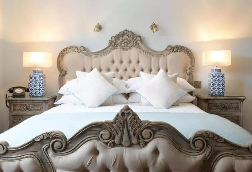 هتل The Priory