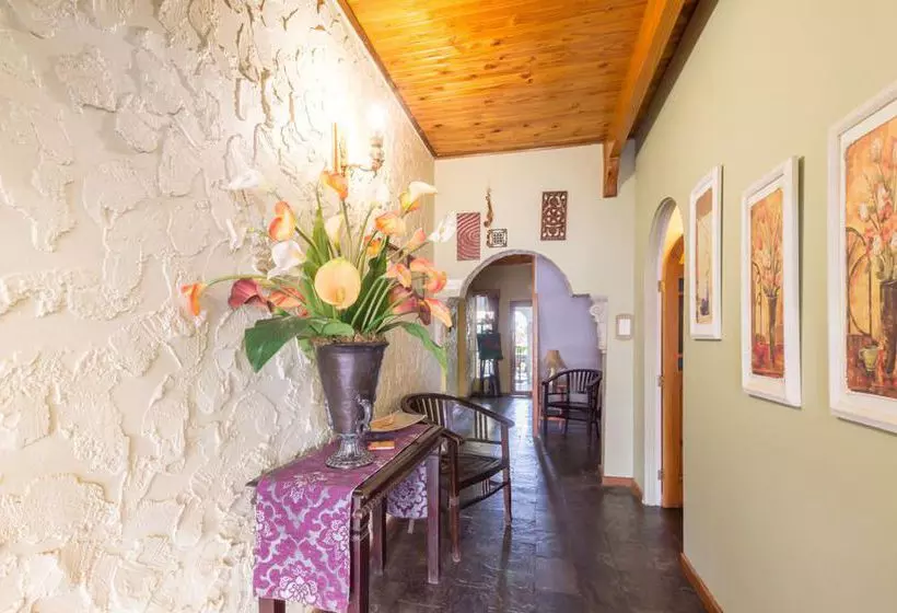 Majatalo Just Tiffany Guest House