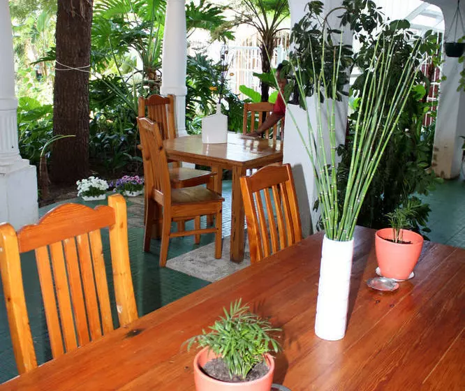 Majatalo Just Tiffany Guest House