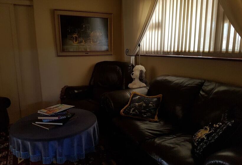 פנסיון Melkbosch Guesthouse