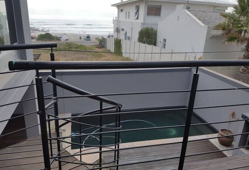 פנסיון Melkbosch Guesthouse