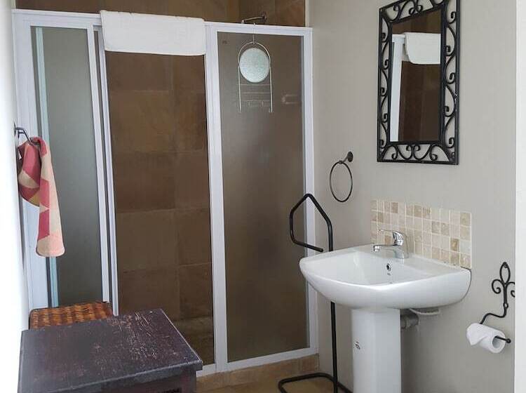 פנסיון Melkbosch Guesthouse