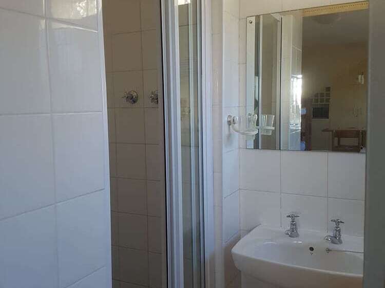 פנסיון Melkbosch Guesthouse