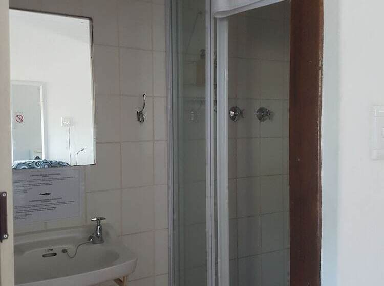 פנסיון Melkbosch Guesthouse