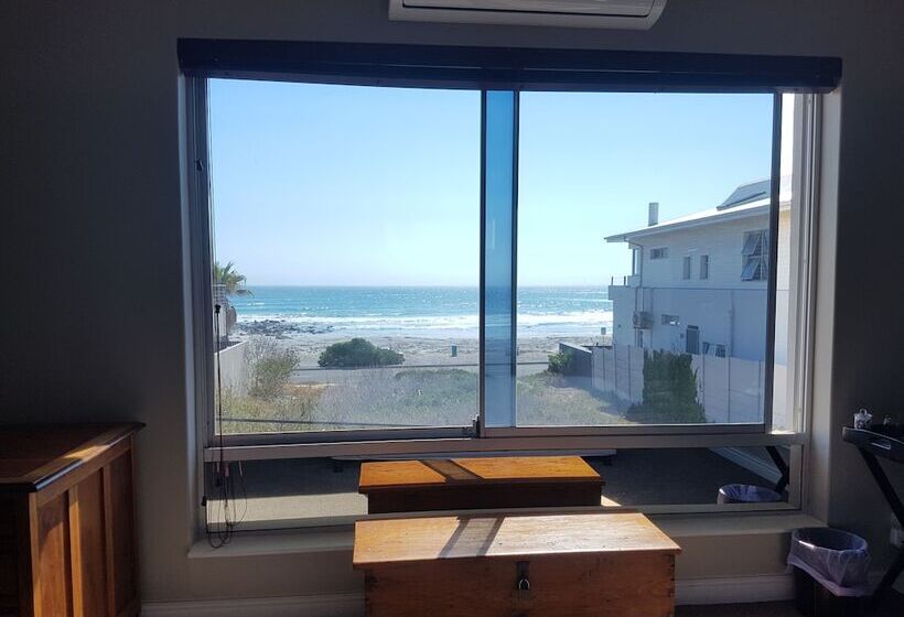 פנסיון Melkbosch Guesthouse