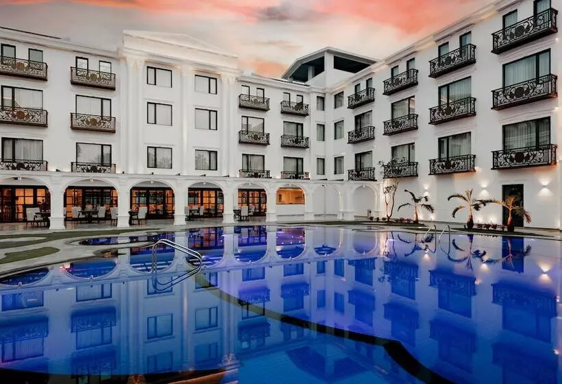 ホテル Ramada By Wyndham Goa Vagator