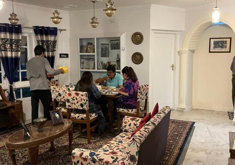 Hotel Heritage Rose Inn