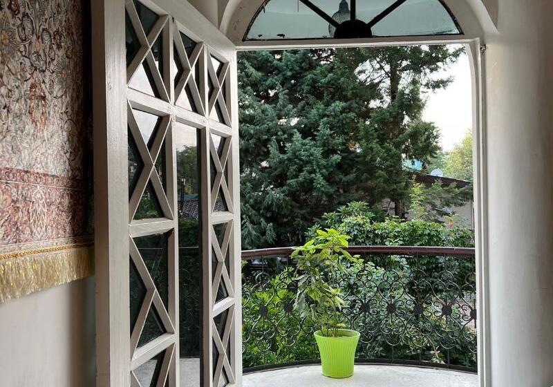 Hotel Heritage Rose Inn