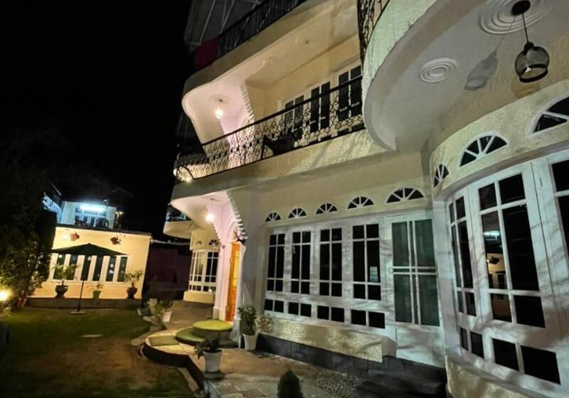 Hotel Heritage Rose Inn