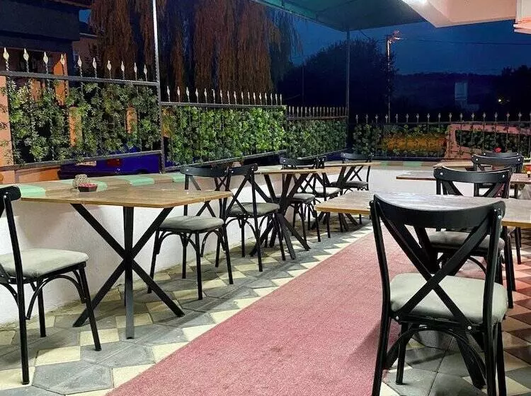 ホテル Ozn Suıt Aırport