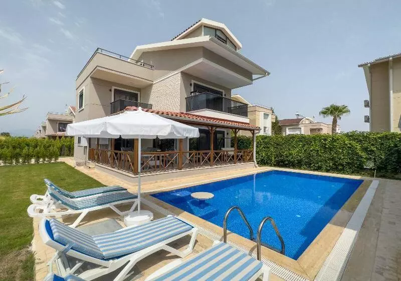 Hotelli Paradise Town Villa Majesty