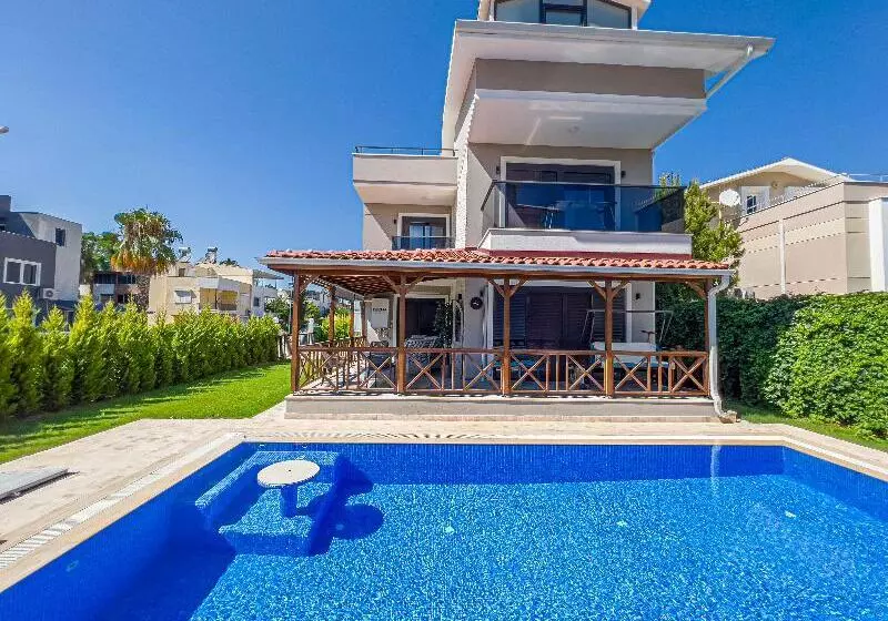 Hotelli Paradise Town Villa Majesty