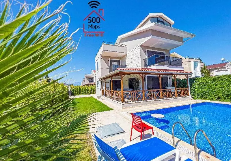 Hotelli Paradise Town Villa Majesty