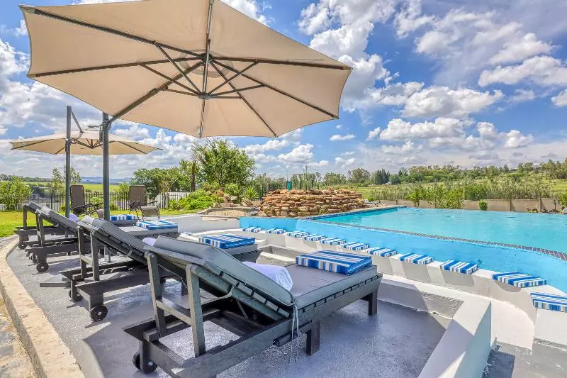 ホテル Villa Tasha Luxury Suites