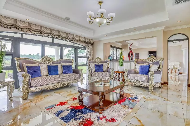 ホテル Villa Tasha Luxury Suites