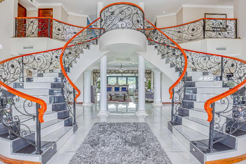 ホテル Villa Tasha Luxury Suites