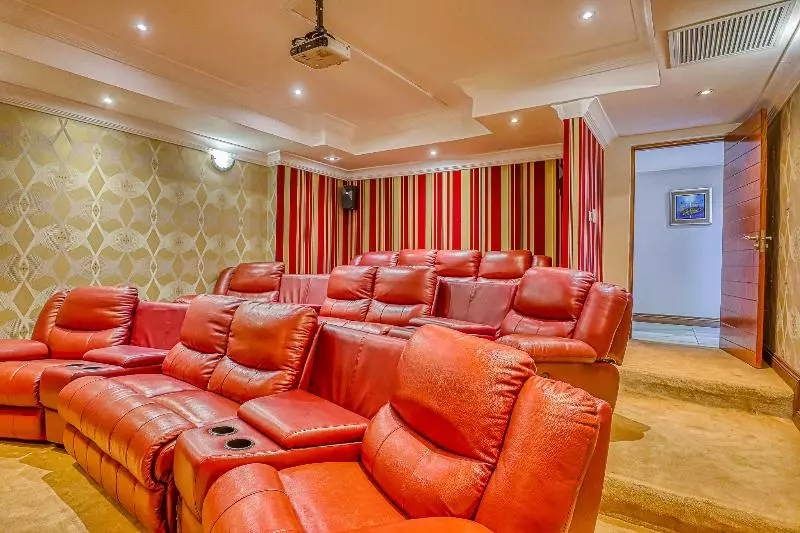 ホテル Villa Tasha Luxury Suites