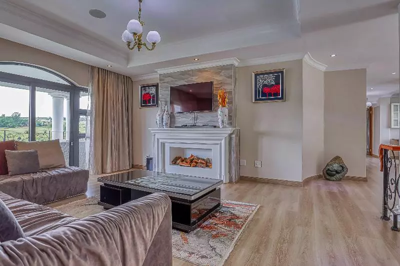 ホテル Villa Tasha Luxury Suites