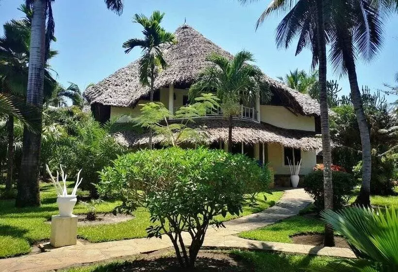 هتل Aestus Villas Resort