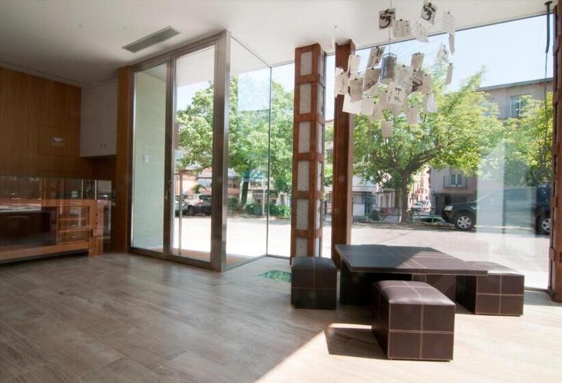 فندق Cal Tonarro